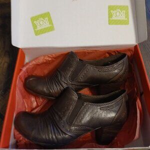 Yuu Teresa Brown Leather Slip on Slouch Bootie/Shoe Round Toe Women Size 7 1/2 M